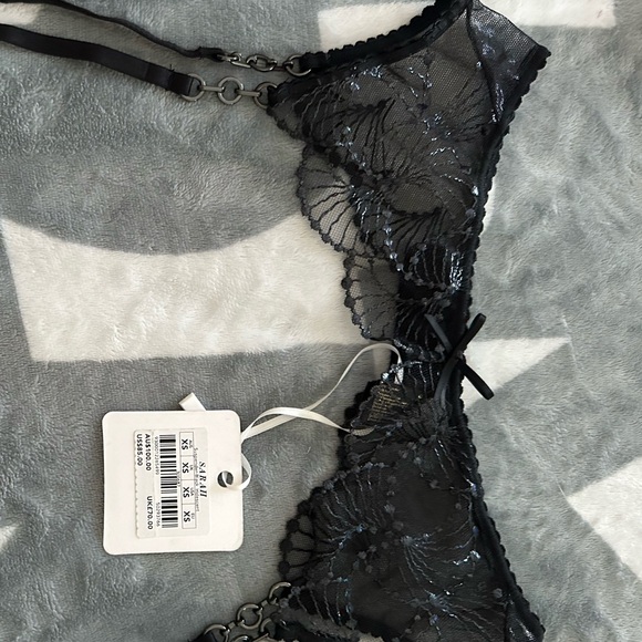 SARAH
BLACK SUSPENDER - Picture 12 of 12